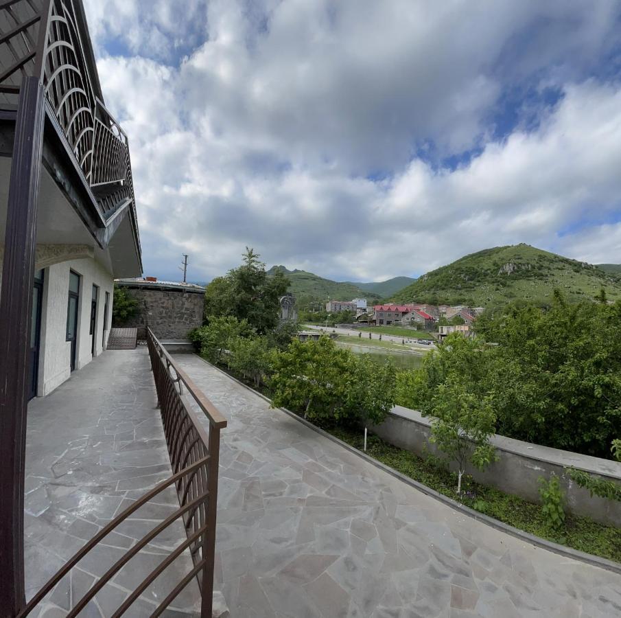 Yolyans Hotel Goris Exterior photo